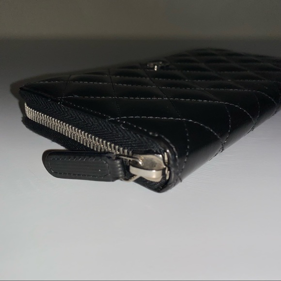 🌴SOLD🌴 Authentic Chanel Zippy Wallet Black/Grey Patent Striped long zip SHW - Picture 7 of 12
